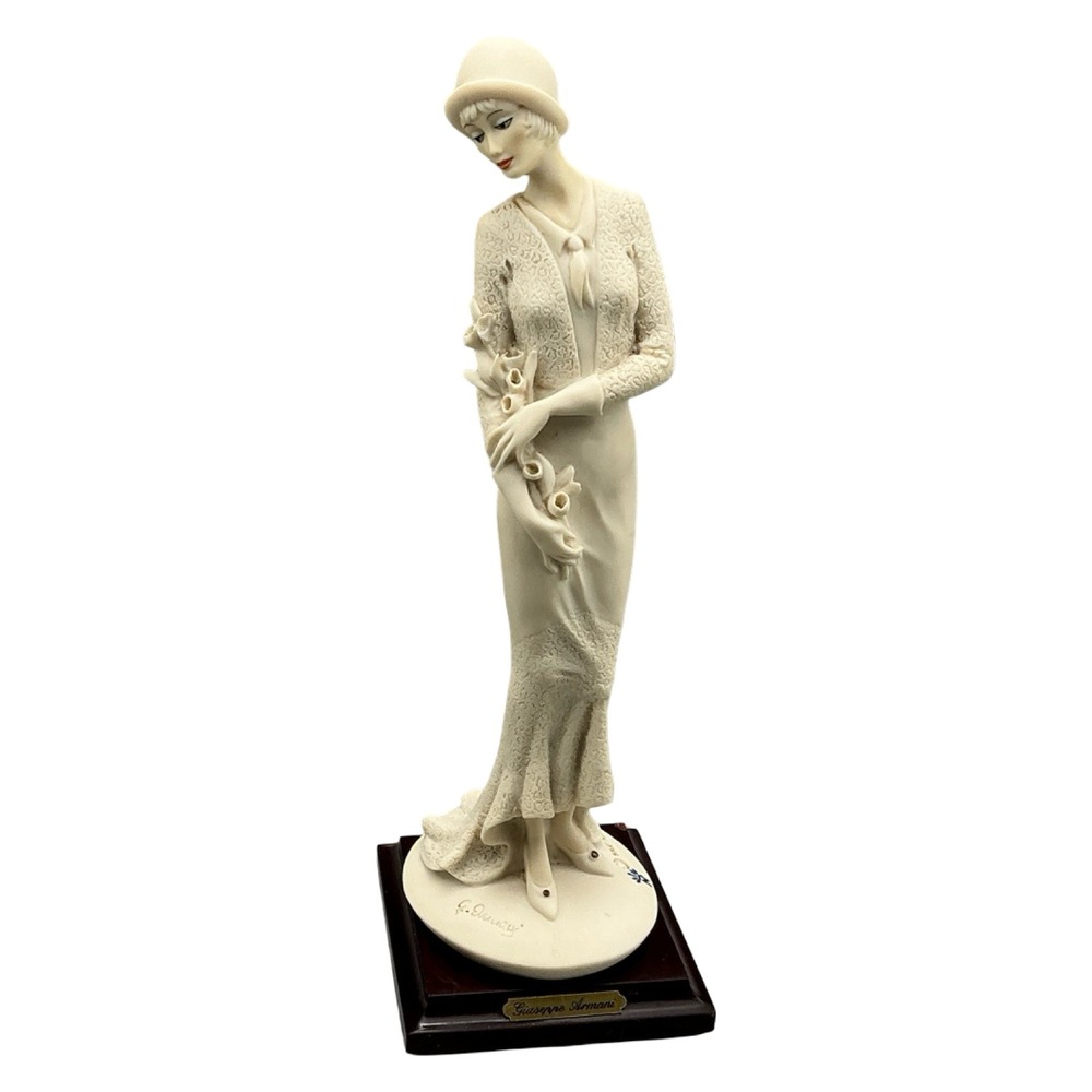 Giuseppe Armani 1987 Florence Figurine Lady with Hat and Flowers 11 Inch Italy